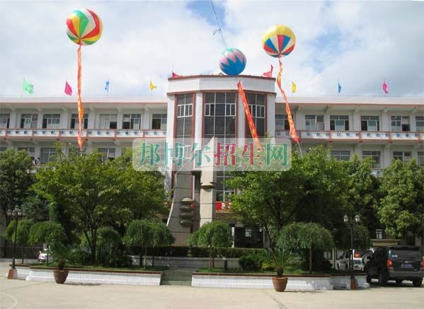畢節(jié)地區(qū)財貿(mào)學(xué)校有哪些專業(yè)