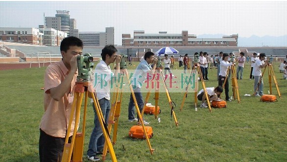 重慶建筑高級技工學(xué)校2016年報名條件、招生對象