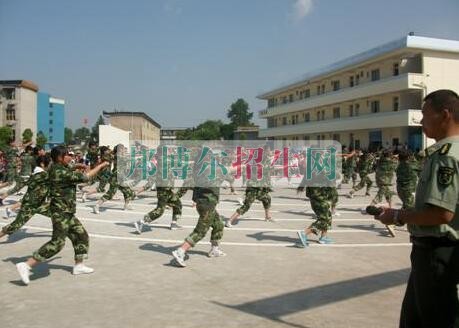 貴航高級技工學(xué)校2016年報(bào)名條件、招生對象