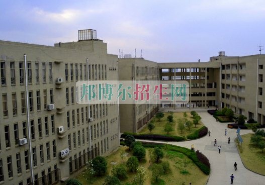 武昌職業(yè)學(xué)院招生辦聯(lián)系電話