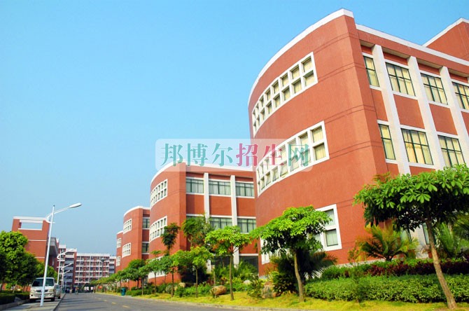 廣州華商職業(yè)學(xué)院是幾專(zhuān)