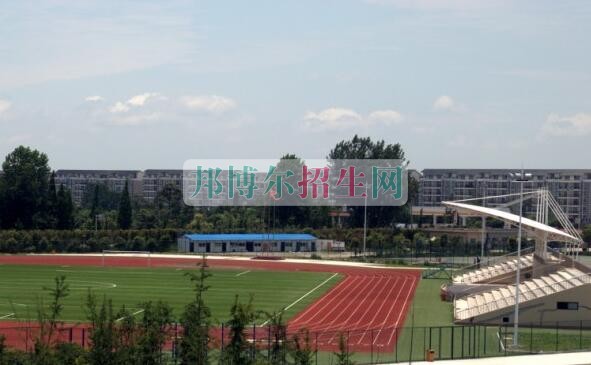 哪個(gè)學(xué)校有鐵道運(yùn)輸