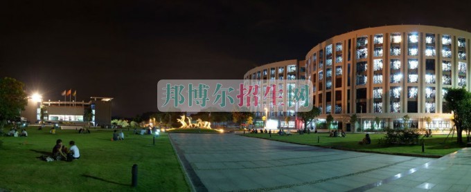 哪個學(xué)校有軟件技術(shù)