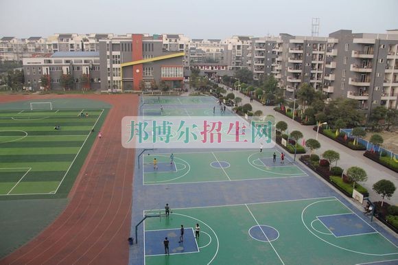成都好一點(diǎn)的航空服務(wù)大專(zhuān)學(xué)校