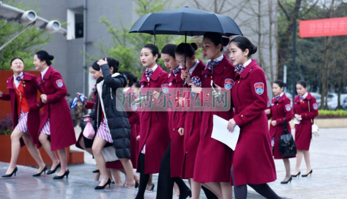 成都航空服務(wù)好點的大專學校