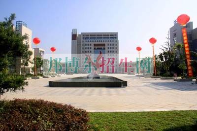 成都有幾個計算機應(yīng)用技術(shù)學(xué)校