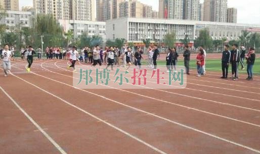 成都內(nèi)理科一專應用電子技術(shù)大專學校