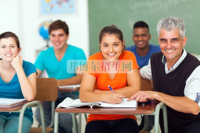 成都女生讀漢語(yǔ)言文學(xué)好嗎