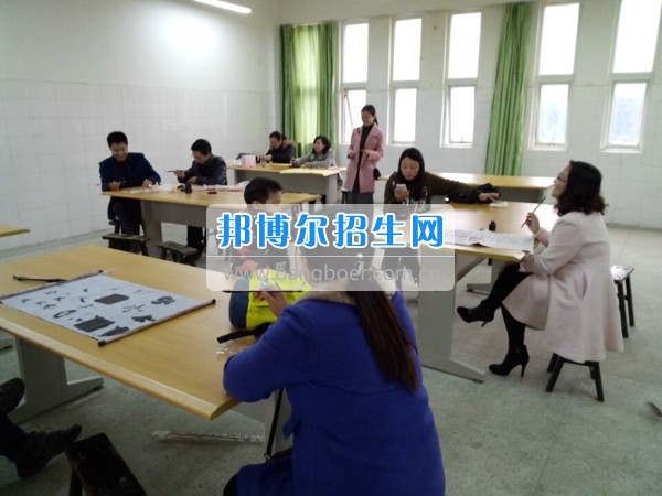 四川省宜賓市南溪區(qū)職業(yè)高級中學校廣泛開展教職工興趣班活動
