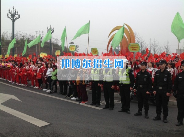 四川省宜賓市南溪區(qū)職業(yè)高級(jí)中學(xué)校學(xué)前教育齊拉練，共踏春風(fēng)迎春景