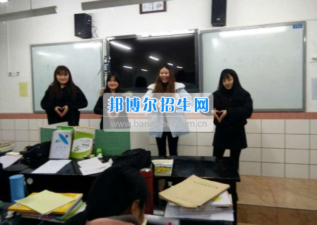 川南幼兒師范高等?？茖W校學前教育一系開展“感恩”主題系列教育活動