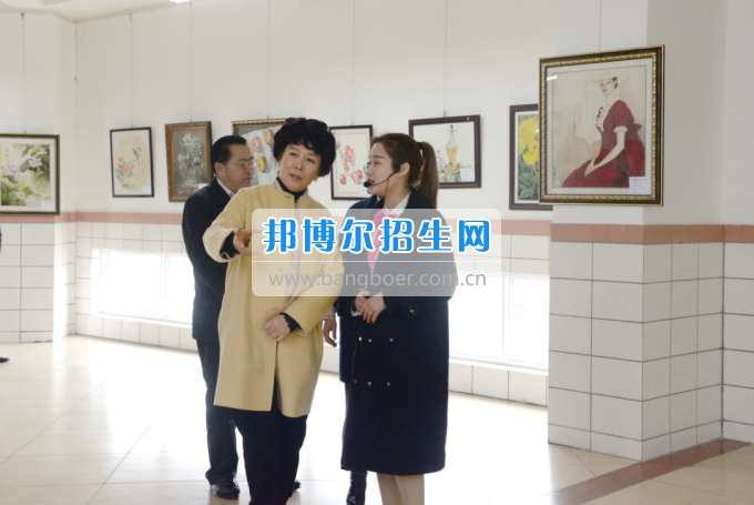 市委常委、宣傳部長潘梅到川南幼兒師范高等專科學(xué)校調(diào)研思想政治工作