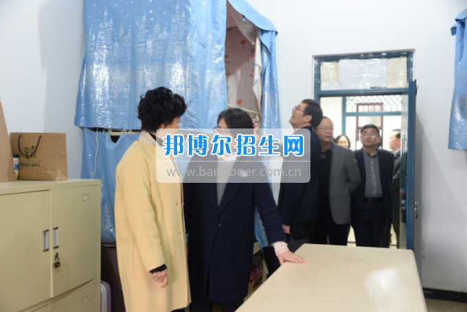 市委常委、宣傳部長潘梅到川南幼兒師范高等專科學(xué)校調(diào)研思想政治工作