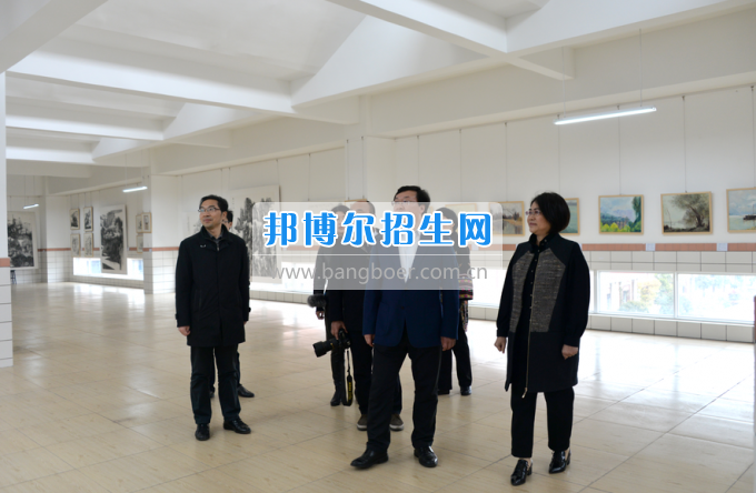 川南幼兒師范高等?？茖W校作“互聯網+教育”專題報告
