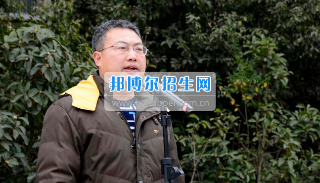 南充市建華職業(yè)中學簡短、高效的開學典禮