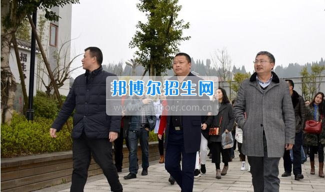 南充市建華職業(yè)中學(xué)開展“請(qǐng)進(jìn)來(lái)，走出去”校際交流活動(dòng)