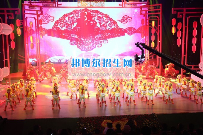 川北幼兒師范高等?？茖W(xué)校參演廣元春晚 服務(wù)地方文化