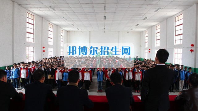馨知心集團(tuán)、云南動(dòng)高鐵普鐵公司、上海大眾等多家單位在我校舉辦招聘會(huì)
