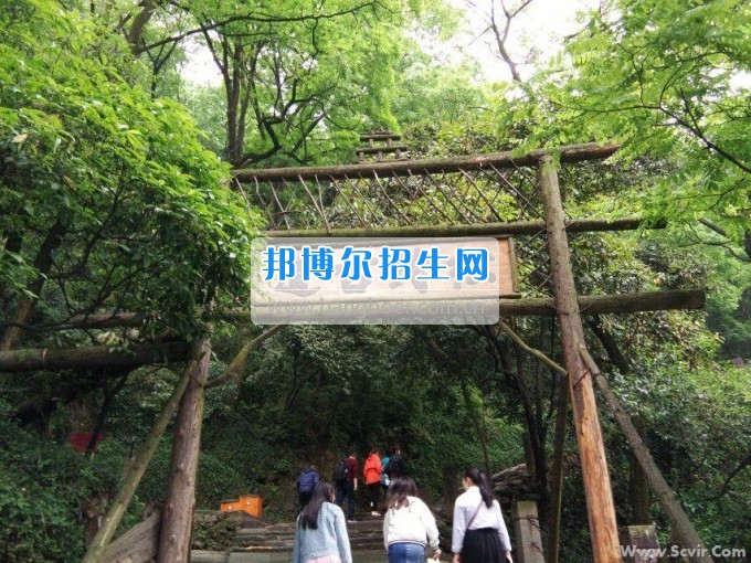 以機(jī)車之心 品湔堋之美