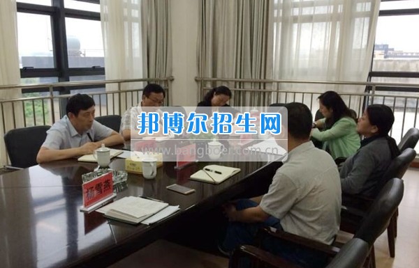 貴州警察學院來貴州商業(yè)高等專科學校參觀交流