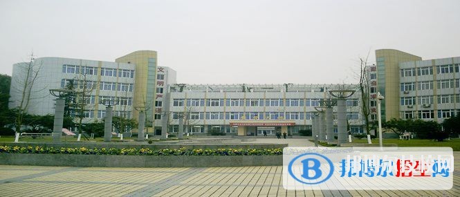 四川石油學(xué)校2019年報(bào)名條件、招生對(duì)象