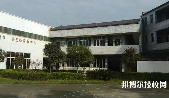 成都莊園機電職業(yè)技術(shù)學校5
