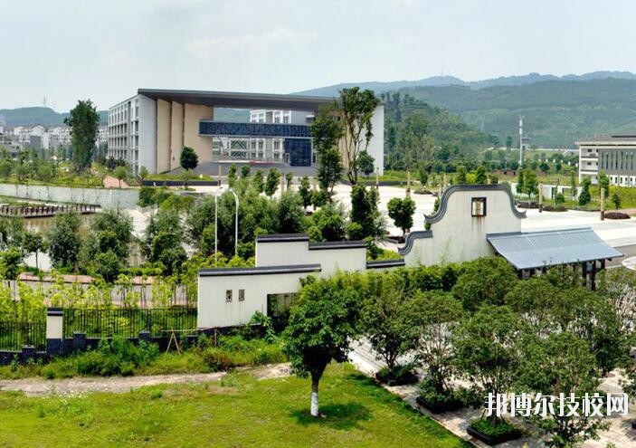 重慶兩江職業(yè)教育中心2020年報(bào)名條件、招生要求、招生對(duì)象