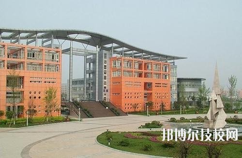 成都市中山職業(yè)技術(shù)學(xué)校2020年報(bào)名條件、招生要求、招生對(duì)象