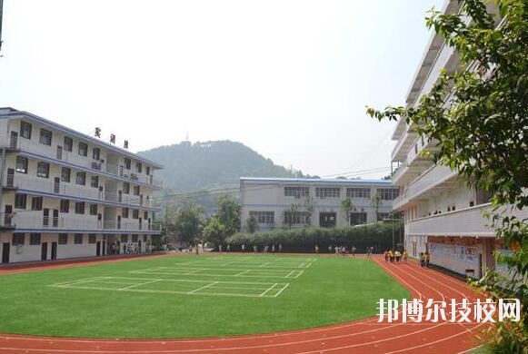 重慶知行衛(wèi)生學校2020年報名條件、招生要求、招生對象
