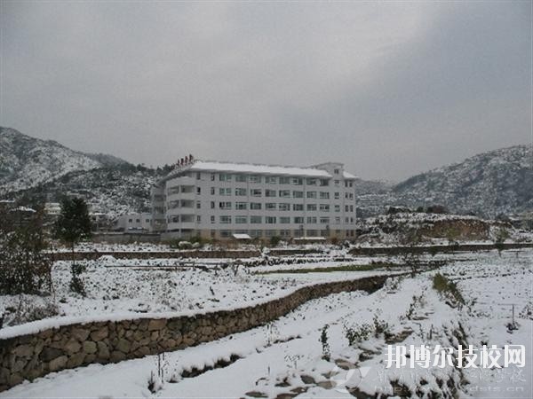 樂清市雁蕩山旅游學(xué)校2020年學(xué)費、收費多少 