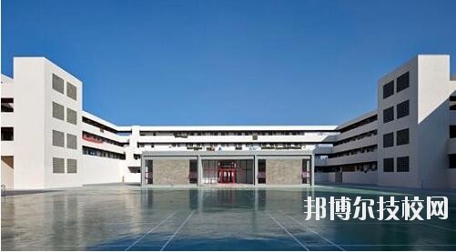 畢節(jié)衛(wèi)生學(xué)校2020年報(bào)名條件、招生要求、招生對(duì)象