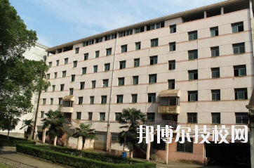 江西輕工業(yè)高級(jí)技工學(xué)校怎么樣、好不好