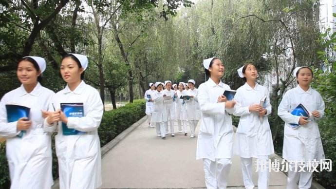  重慶渝東衛(wèi)生學(xué)校2020年報名條件、招生要求、招生對象