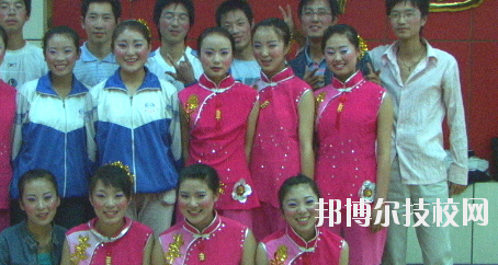平?jīng)鲂畔⒐こ虒W(xué)校2020年學(xué)費(fèi)、收費(fèi)多少