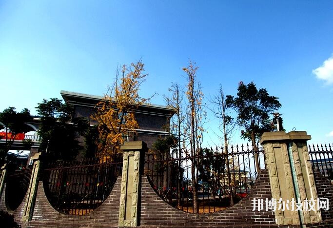 重慶財政學(xué)校2020年報名條件、招生要求、招生對象