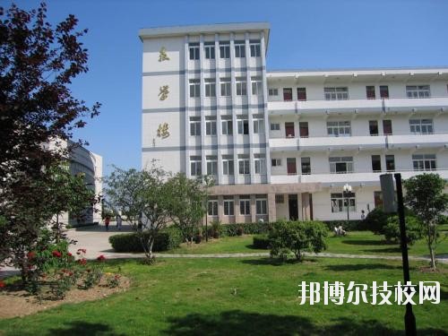 遵義職業(yè)技術(shù)學(xué)校2020年報(bào)名條件、招生要求、招生對(duì)象