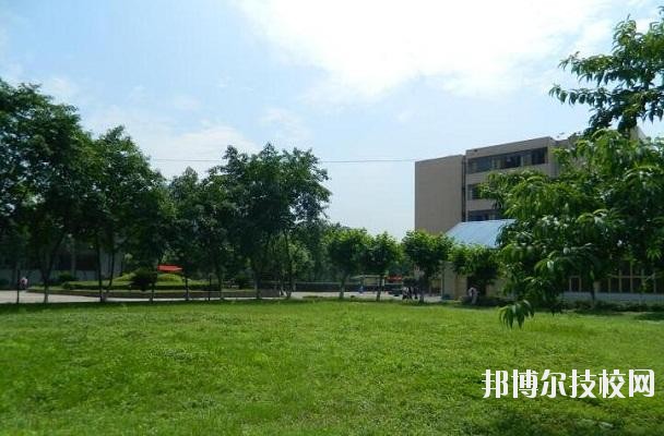 成都廣播電視中等專業(yè)學(xué)校2020年報(bào)名條件、招生要求、招生對(duì)象