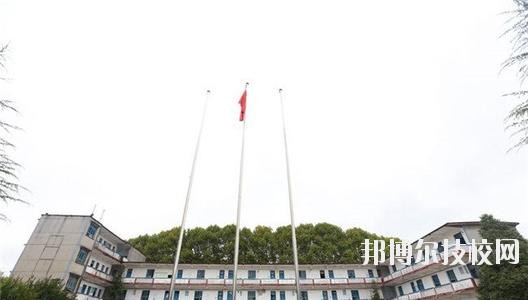 貴陽(yáng)鐵路工程學(xué)校2020年報(bào)名條件、招生要求、招生對(duì)象