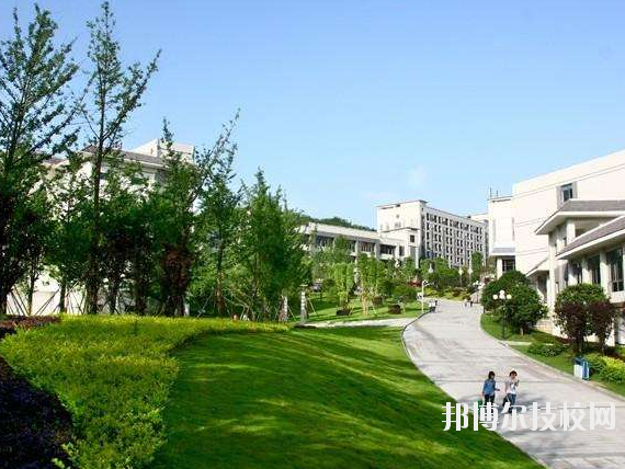 重慶第二交通技工學(xué)校2020年報名條件、招生要求、招生對象