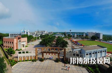 重慶青山工業(yè)技工學(xué)校2020年報(bào)名條件、招生要求、招生對(duì)象
