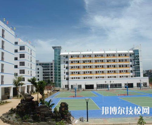 重慶萬州三峽服裝藝術(shù)學(xué)校2020年報(bào)名條件、招生要求、招生對象