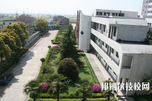 泰州博日電腦技術(shù)學(xué)校2020年報名條件、招生要求、招生對象