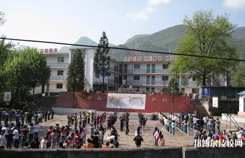 六盤水鐘山區(qū)職業(yè)技術(shù)學校怎么樣、好不好