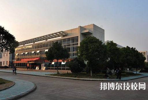 衢州職業(yè)技術(shù)學院2020年招辦聯(lián)系電話
