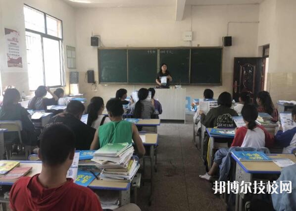 安順機(jī)械工業(yè)學(xué)校2020年報(bào)名條件、招生要求、招生對(duì)象