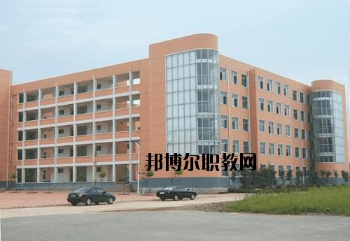 祿勸職業(yè)高級(jí)中學(xué)2020年報(bào)名條件、招生要求、招生對(duì)象