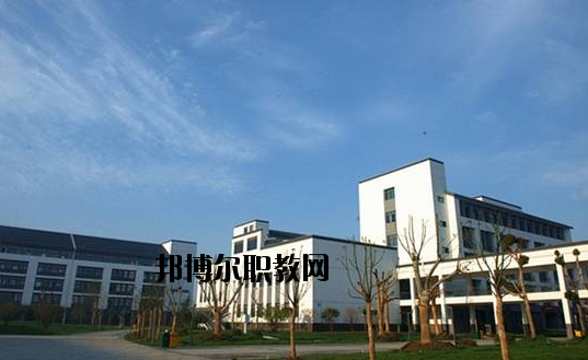 蘇州吳中技工學(xué)校2020年報(bào)名條件、招生要求、招生對象