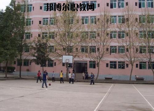 四川達(dá)州經(jīng)濟(jì)貿(mào)易學(xué)校2020年報(bào)名條件、招生要求、招生對象
