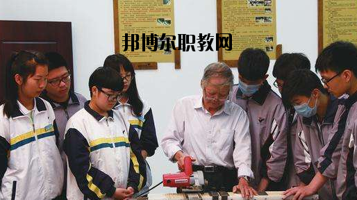鎮(zhèn)海職教中心2020年報名條件、招生要求、招生對象
