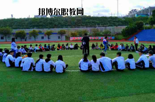 肇慶商務(wù)技工學(xué)校2020年報名條件、招生要求、招生對象
